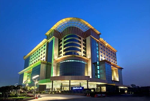 Escort in Radisson Blu Kaushambi Hotel, Delhi